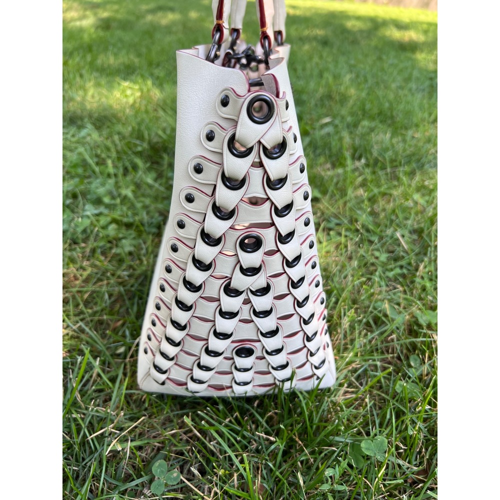 COACH 1941 Rogue Off White Tote Glovetanned Leather Link Detail 86810 - Picture 8 of 11